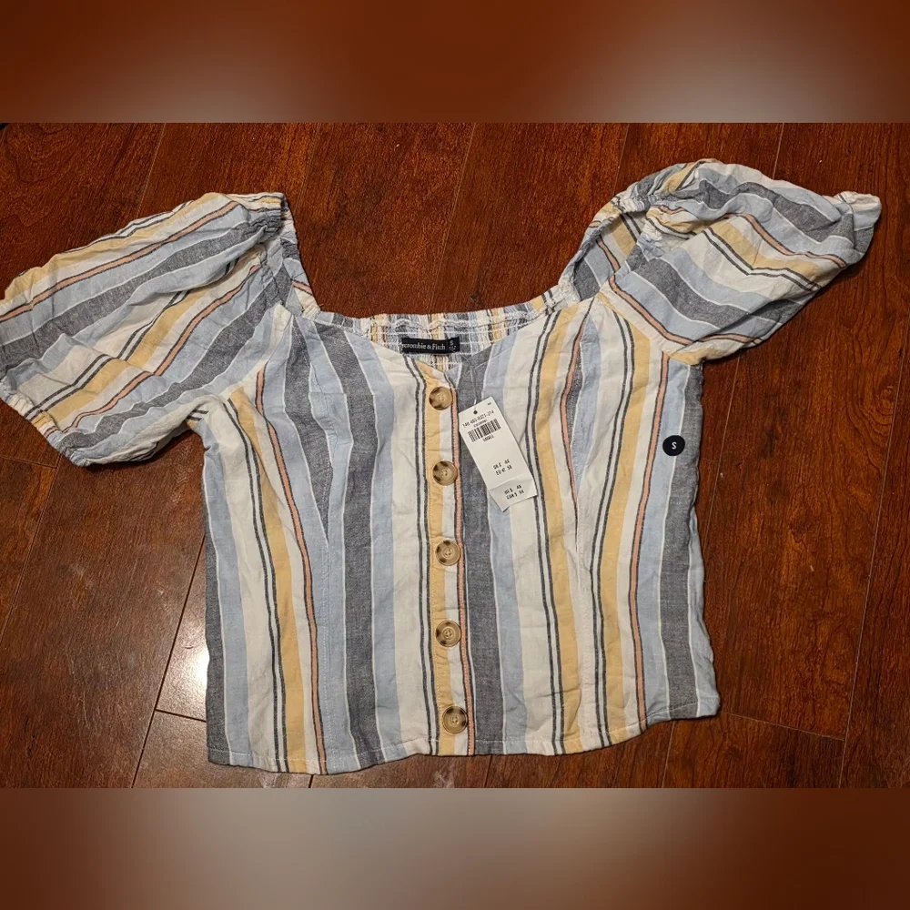 Striped Puff-Sleeve Button-Front Crop Top in Blue/White/Yellow